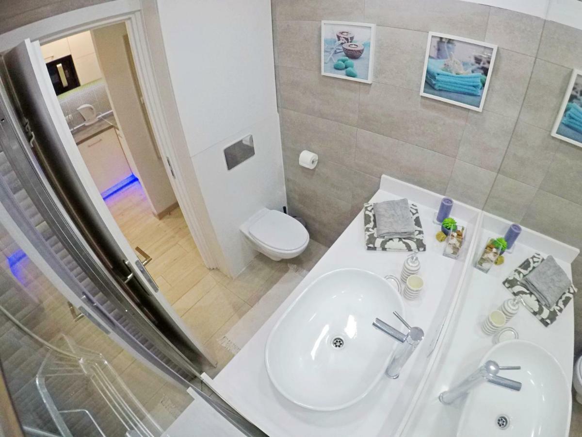 Casa De Locos Lägenhet Benalmádena Exteriör bild